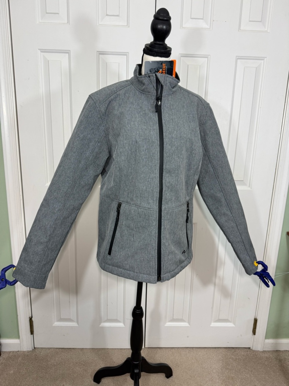 New Woman’s Ridgecut Heather Gray Full-Zip, 2 pocket, Softshell Lined Jacket L